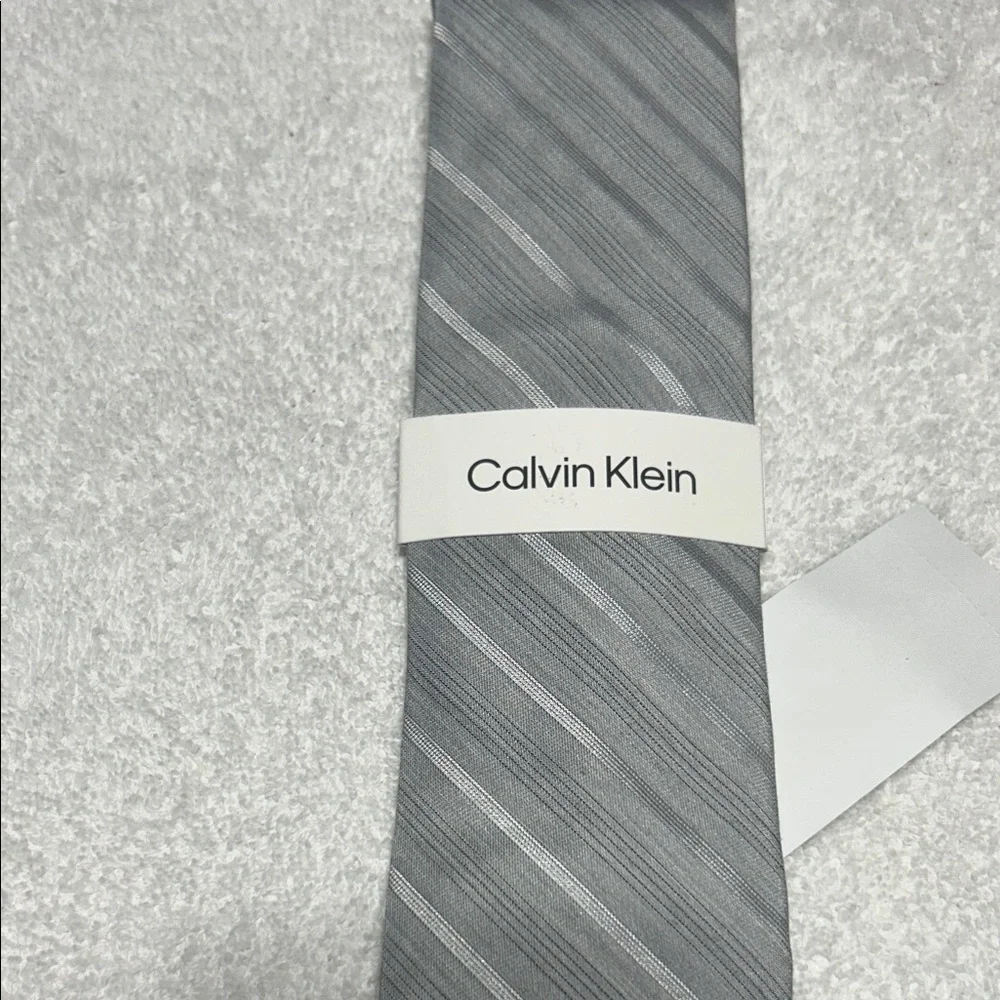 Calvin Klein‎ Elegant Gray Striped Tie NWT